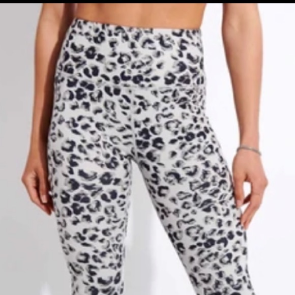C9 CHAMPION Black Gray LEOPARD Animal Print Cropped Leggings Sz Small - Picture 4 of 16